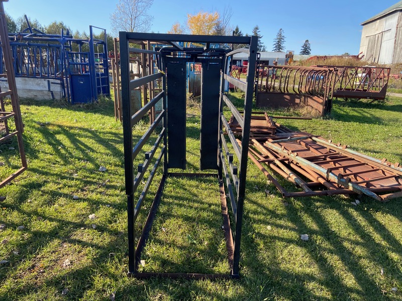 Hay/Forage/Livestock  Calf Squeeze Chute Photo